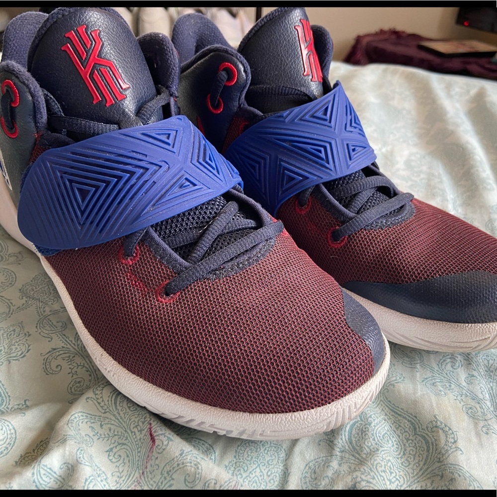 Kyrie Flytrap III